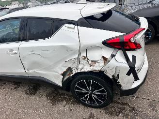 Toyota C-HR 1.8 HYBRIDE BI-TONE picture 7
