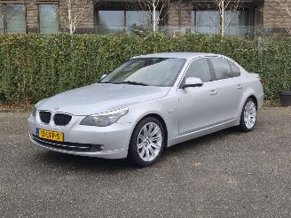 Auto incidentate BMW 5-serie 520i AUTOMAAT / LEER / NIEUWSTAAT 2010/4