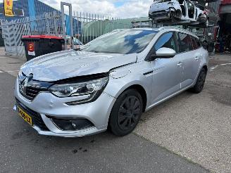 Voiture accidenté Renault Mégane 1.5 DCI LIMITED / AUTOMAAT 2018/4