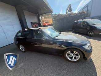 Coche siniestrado BMW 3-serie 3 serie Touring (E91), Combi, 2004 / 2012 325i 24V 2007/12
