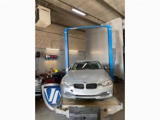 Vrakbiler auto BMW 3-serie 3 serie (F30), Sedan, 2011 / 2018 320d 2.0 16V EfficientDynamicsEdition 2013/6