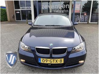 krockskadad bil auto BMW 3-serie 3 serie (E90), Sedan, 2005 / 2011 318i 16V 2008/9