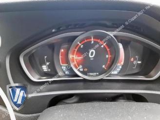 Volvo V-40 V40 (MV), Hatchback 5-drs, 2012 / 2019 2.0 D4 16V picture 3