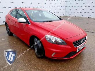 Coche siniestrado Volvo V-40 V40 (MV), Hatchback 5-drs, 2012 / 2019 2.0 D3 20V 2014/6