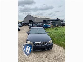 Vrakbiler auto BMW 3-serie 3 serie (E90), Sedan, 2005 / 2011 325i 24V 2005/4