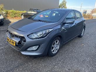 Avarii autoturisme Hyundai I-30 1.6 99kw 2013/6