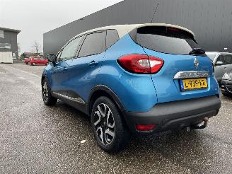 damaged passenger cars Renault Captur 0.9T 2013/1