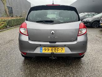 Renault Clio 1.5 dci 5drs picture 2