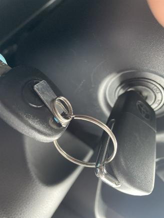 Toyota Yaris 5drs hybrid picture 24