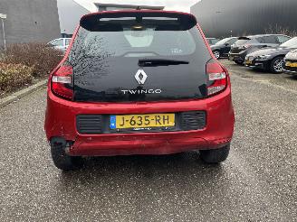 damaged passenger cars Renault Twingo 5drs airco 2014/9