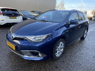 škoda osobní automobily Toyota Auris 1.8 hybrid 2015/12