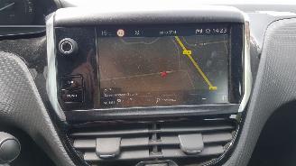 Peugeot 208 ALLURE  110PK picture 18