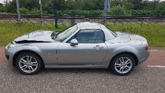 Vaurioauto  passenger cars Mazda MX-5 HARDTOP 2011/7