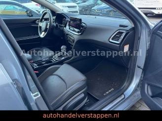 Kia Cee d Ceed Sportswagon Plug-in Hybrid Platinum Edition picture 12