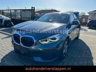 krockskadad bil auto BMW 1-serie d Advantage Aut7G Live Cockpit LED Navi 2021/4