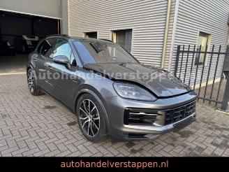Porsche Cayenne E-Hybrid Exclusive Design Matric ACC picture 2