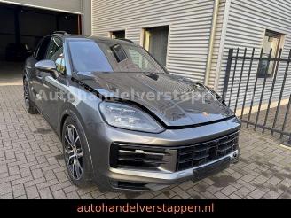  Porsche Cayenne E-Hybrid Exclusive Design Matric ACC 2024/5