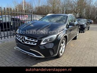skadebil auto Mercedes GLA 200 CDI / d Urban Automatik 2019/4