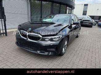 damaged passenger cars BMW 3-serie d Touring Sport Line 110KW Leder Navi LED 2021/5