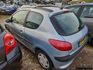 Peugeot 206 206 (2A/C/H/J/S), Hatchback, 1998 / 2012 1.6 16V picture 4