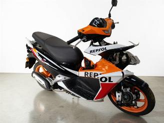 skadebil bromfiets Honda  NSC REPSOL 2016/2