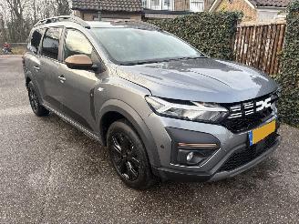 krockskadad bil auto Dacia Jogger AUTOMAAT 1.6 Hybrid 140 Extreme 7 persoons 2023/8