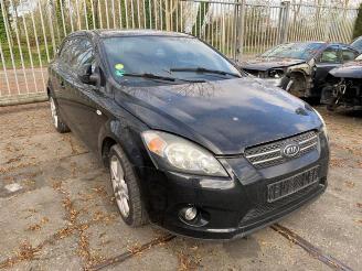 Coche siniestrado Kia Pro cee d Pro cee'd (EDB3), Hatchback 3-drs, 2008 / 2012 1.6 CVVT 16V 2009/7
