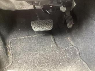 Toyota Yaris Yaris III (P13), Hatchback, 2010 / 2020 1.5 16V Hybrid picture 15