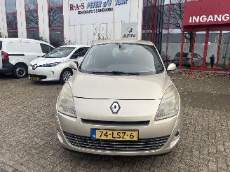 skadebil auto Renault Mégane Scénic 2.0 16V automaat 2010/6