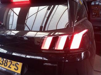 Peugeot 3008 3008 II (M4/MC/MJ/MR), MPV, 2016 1.2 12V e-THP PureTech 130 picture 18