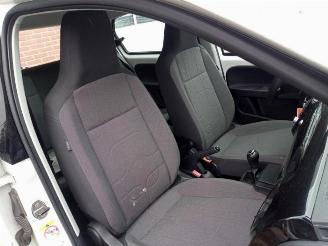 Volkswagen Up! Up! (121), Hatchback, 2011 1.0 12V 60 picture 19