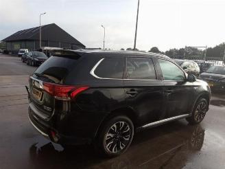 Mitsubishi Outlander Outlander (GF/GG), SUV, 2012 / 2022 2.0 16V PHEV 4x4 picture 3