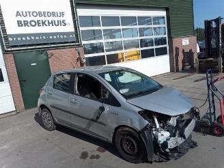 Uttjänta bilar auto Toyota Yaris Yaris III (P13), Hatchback, 2010 / 2020 1.5 16V Hybrid 2016/3