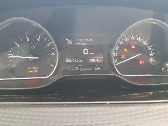 Peugeot 208 1.2 PureTech Allure picture 21