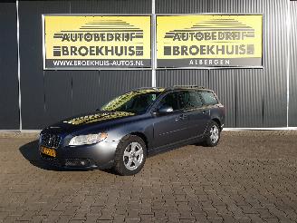 skadebil auto Volvo V-70 2.4D Momentum 2008/9