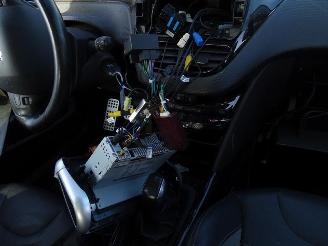 Peugeot 2008 1.2 12v picture 6