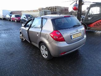 Kia Cee d 1.6 16v picture 2