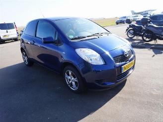 Toyota Yaris 1.0 12v picture 4