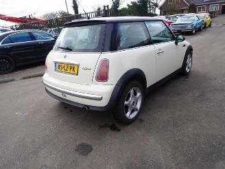 Mini Cooper 1.6 16v picture 1