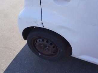 Peugeot 107 1.0 12v picture 6