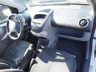 Peugeot 107 1.0 12v picture 7