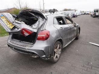 Mercedes GLA 180 picture 1