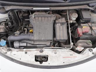 Suzuki Alto 1.0 picture 9
