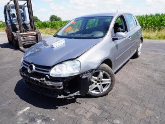 Volkswagen Golf 1.6 FSi picture 3