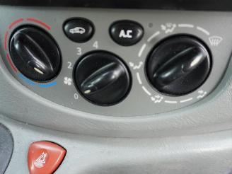 Renault Trafic 2.0 dCi picture 6