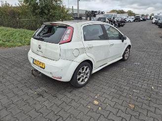 Vrakbiler auto Fiat Punto 1.3 16V 2012/11