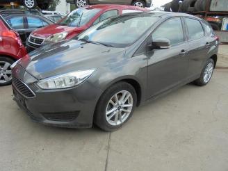 Vrakbiler auto Ford Focus Focus 3, Hatchback, 2010 / 2020 1.0 Ti-VCT EcoBoost 12V 100 2015/6