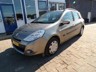  Renault Clio Estate 1.2-16v Expression 2010/3