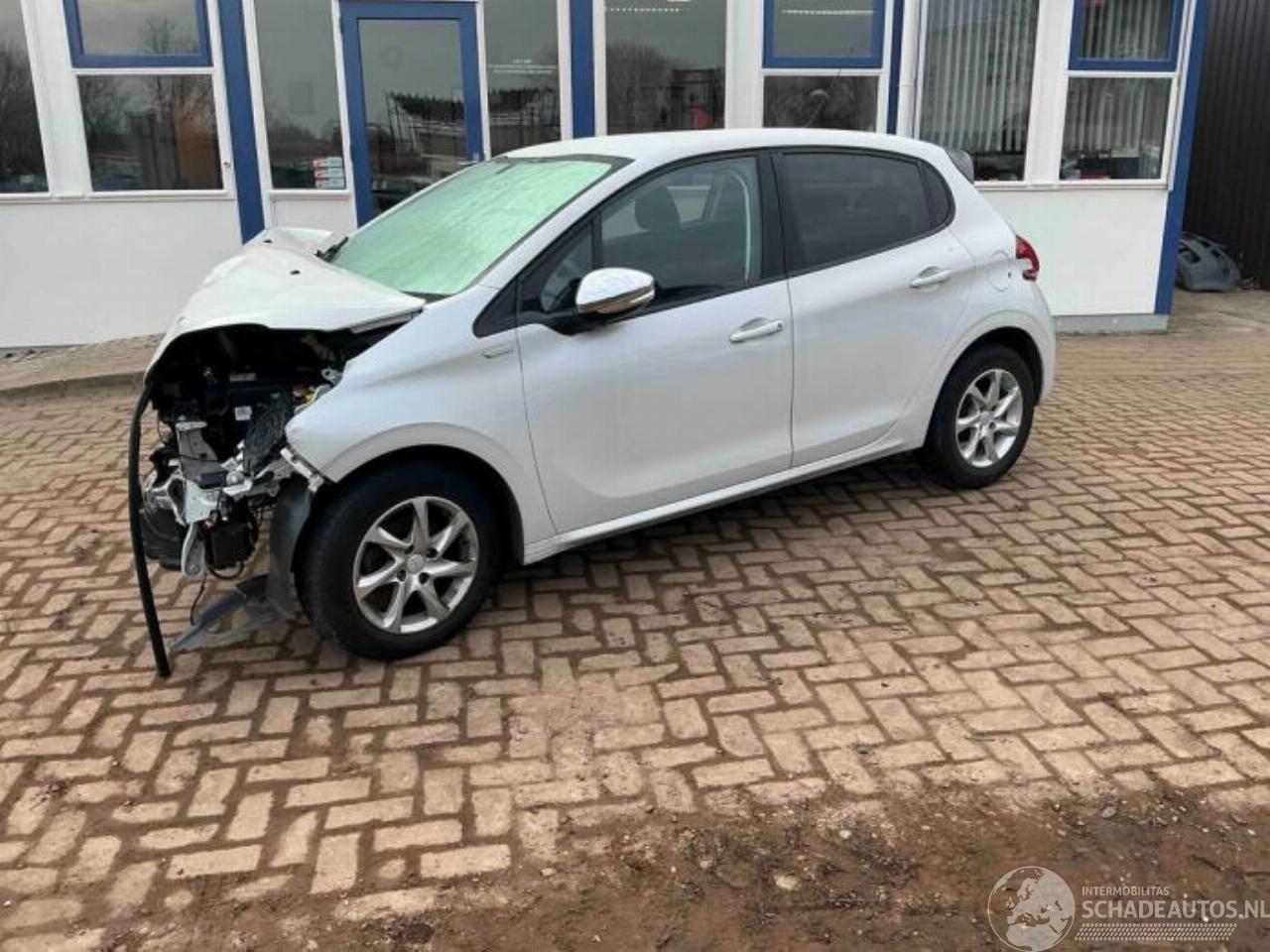Peugeot 208 208 I (CA/CC/CK/CL), Hatchback, 2012 / 2019 1.2 Vti 12V PureTech 82