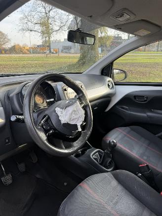 Peugeot 108  picture 19